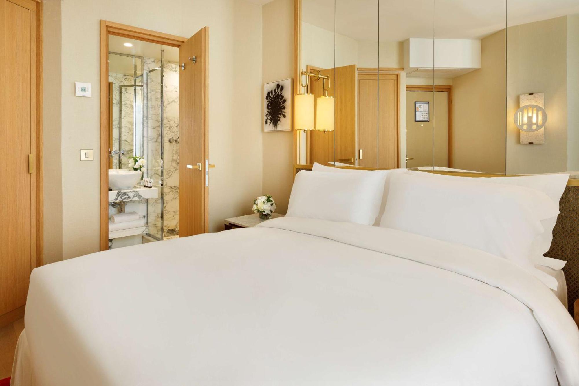 Le Belgrand Hotel Paris Champs Elysees, Tapestry By Hilton Екстериор снимка